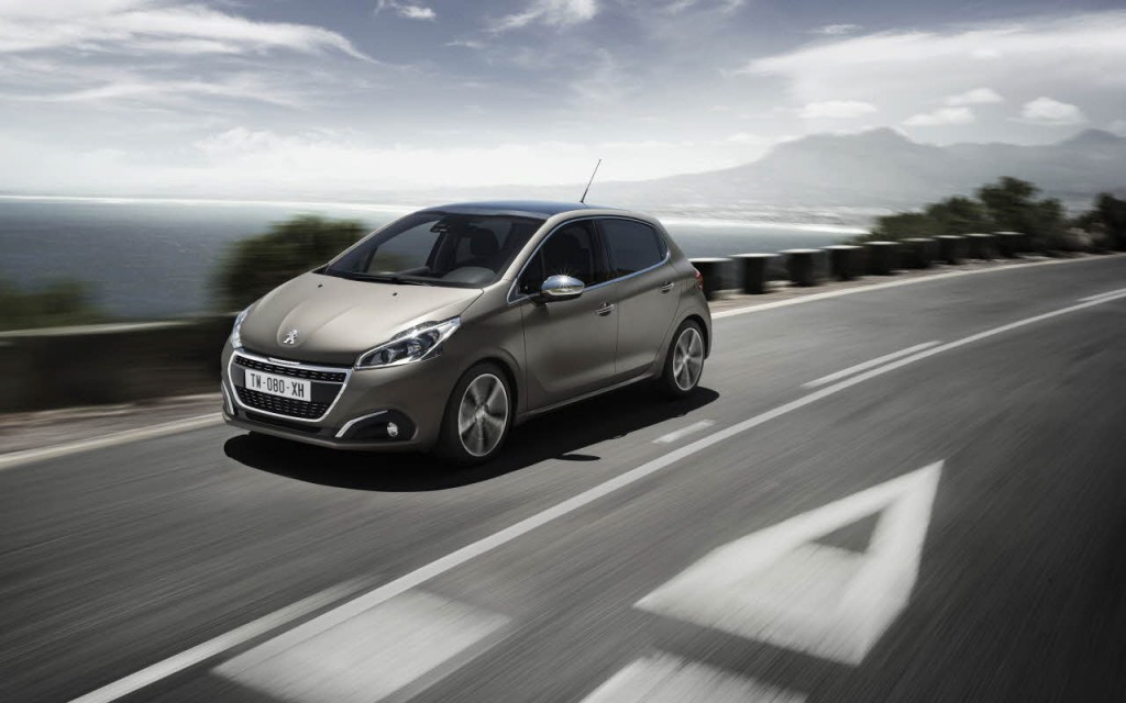2015-Peugeot-208 (5)