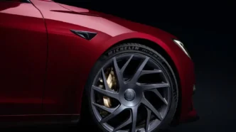 Tesla Model S Plaid Signature Edition İkinci Elde 260.000 Dolar Fiyat Etiketiyle Satışta