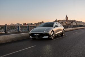 Yeni Hyundai IONIQ 6 Türkiye’de: 680 Km Menzil ve Bluelink