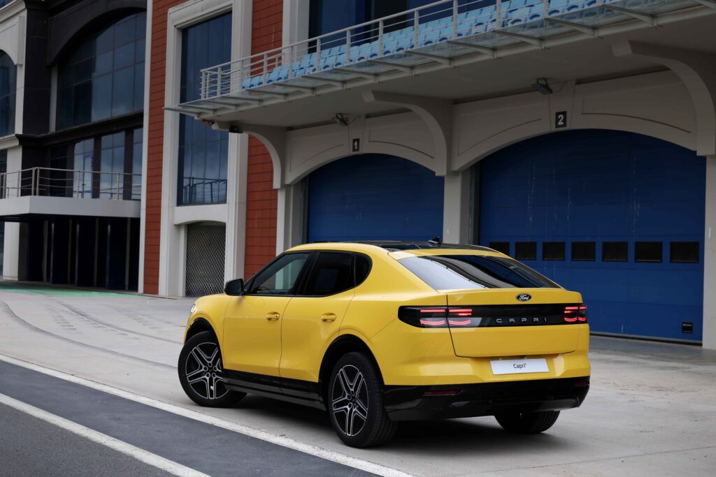 Ford Capri ve Explorer Yeni LFP Bataryayla Daha Uzun Menzil Sunuyor
