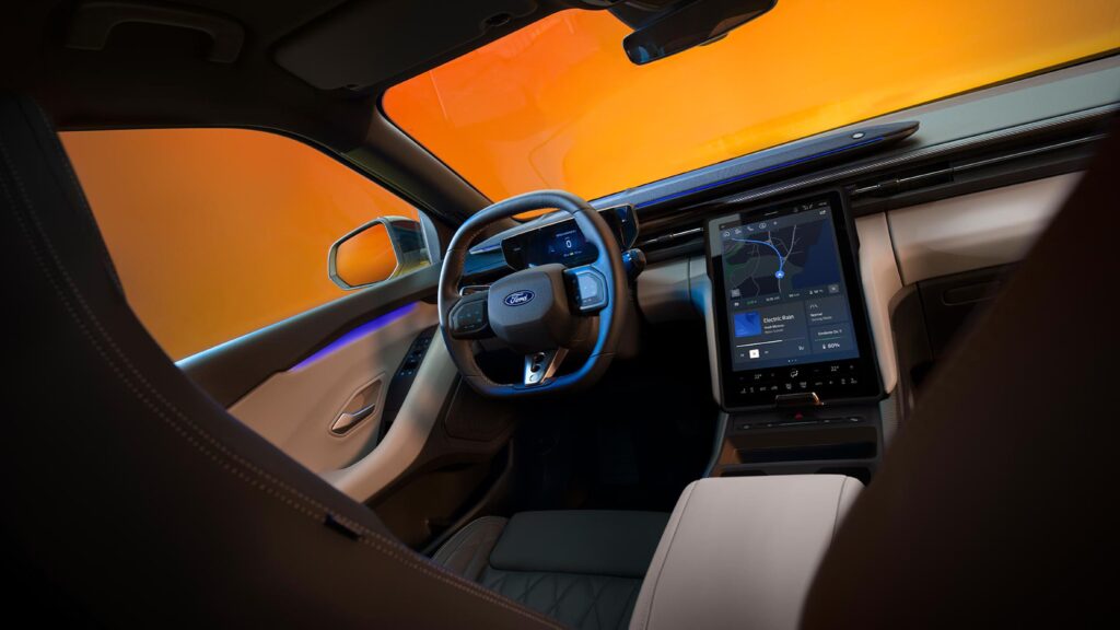 Ford Capri ve Explorer Yeni LFP Bataryayla Daha Uzun Menzil Sunuyor