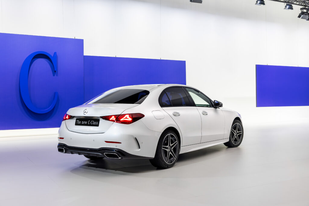 Yeni Mercedes-Benz C-Serisi tanıtıldı: MB.OS ve 395 HP’lik hibrit