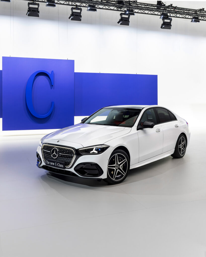 Yeni Mercedes-Benz C-Serisi tanıtıldı: MB.OS ve 395 HP’lik hibrit