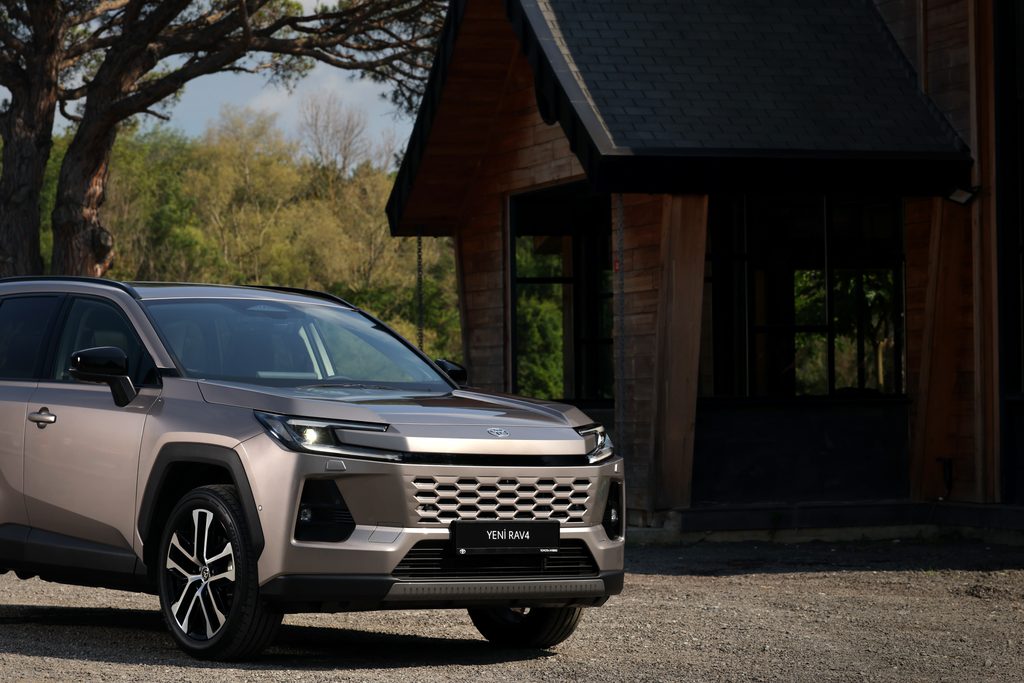 2026 Yeni Toyota RAV4 test sürüşü