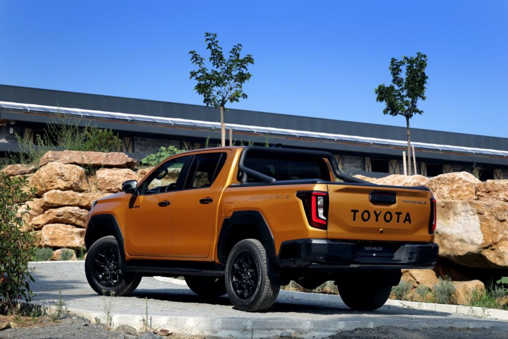 Yeni Toyota Hilux Türkiye’de satışa çıktı: İşte fiyatı ve özellikleri