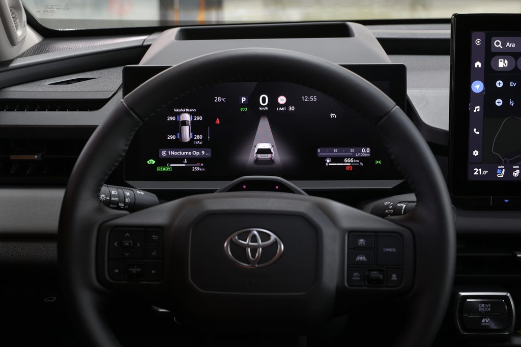 2026 Yeni Toyota RAV4 test sürüşü