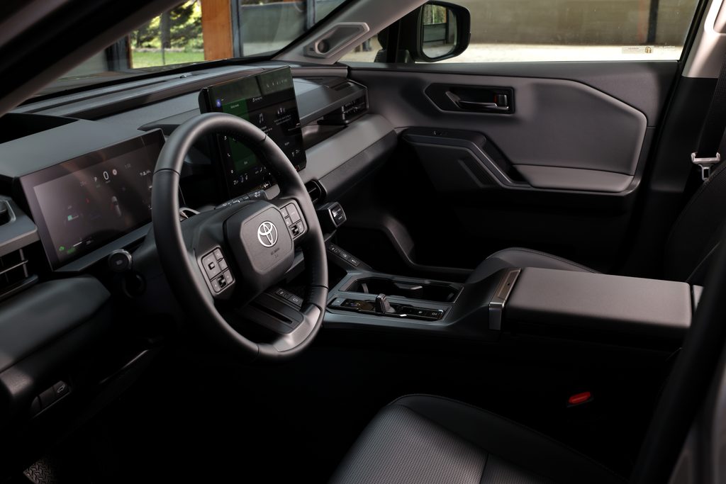 2026 Yeni Toyota RAV4 test sürüşü