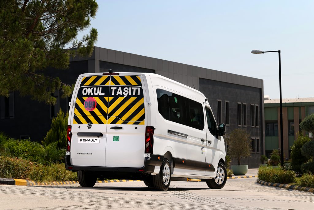 Yeni Renault Master Minibüs ve Açık Kasa Satışa Çıktı