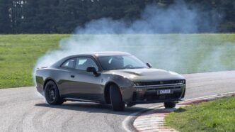 Yeni Dodge Charger 670 Beygire Kadar Güç Sunuyor
