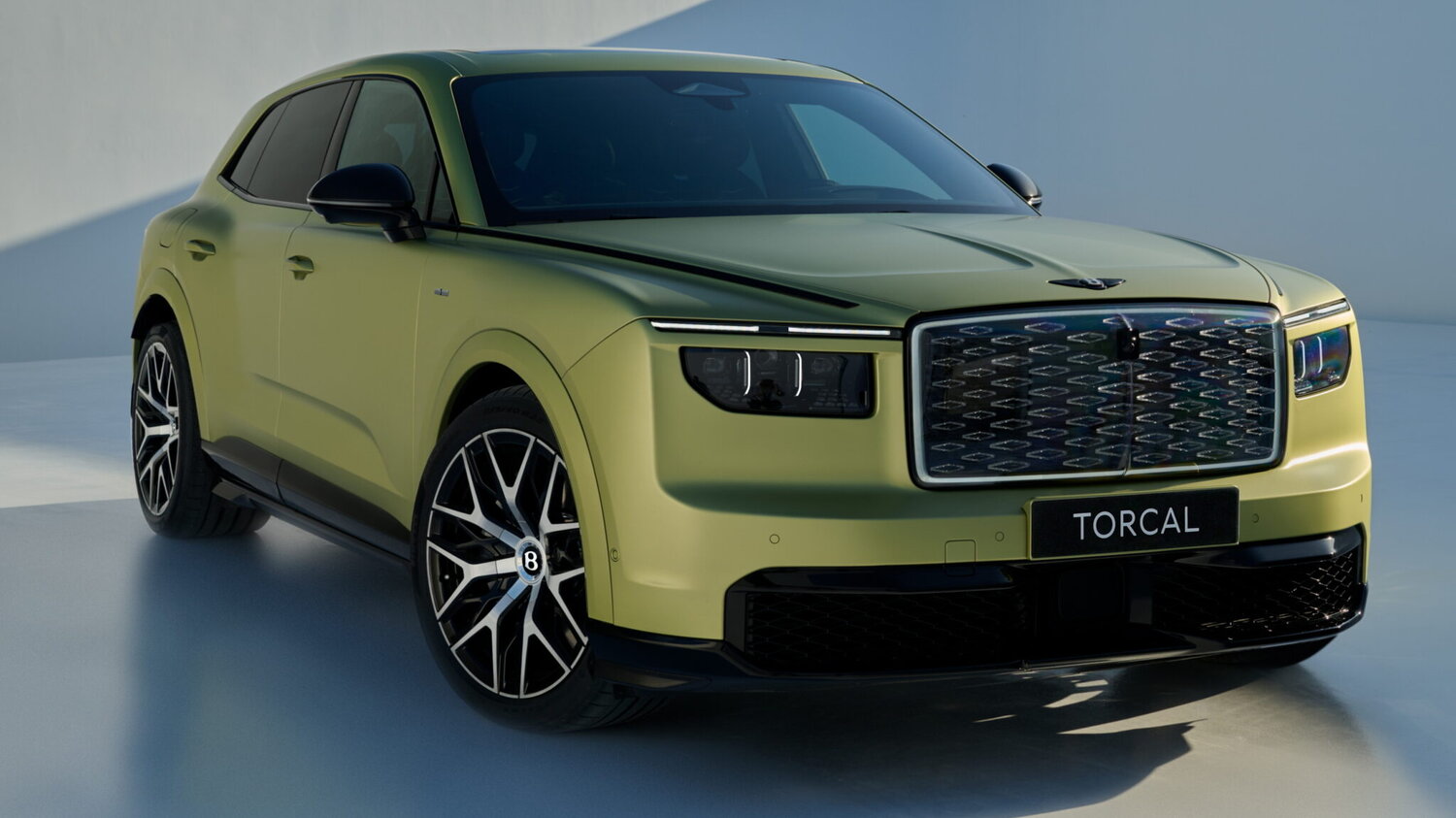 Bentley Torcal stüdyoda kuş bakışı arka yan görünüm