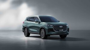 Chery TIGGO 8'in dış görünümü, 5+2 koltuk düzenli aile SUV'u