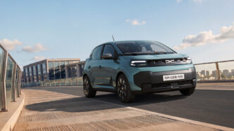 Yeni Dacia Spring'in önden görünümü, ikinci nesil elektrikli A segmenti modeli