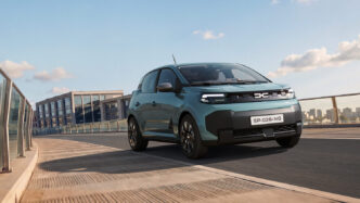 Yeni Dacia Spring'in önden görünümü, ikinci nesil elektrikli A segmenti modeli