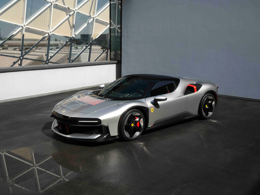 Ferrari CZ26 One-Off önden görünüm