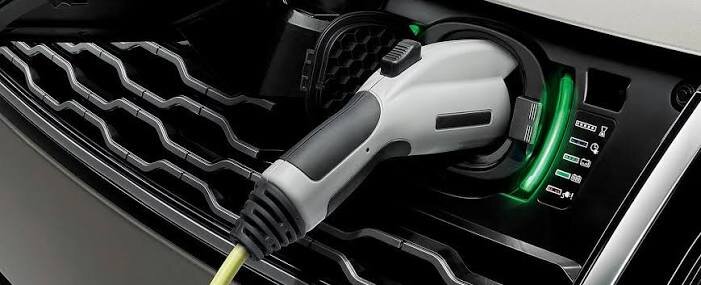 Plug-in hybrid (PHEV) otomobilin şarj fişi