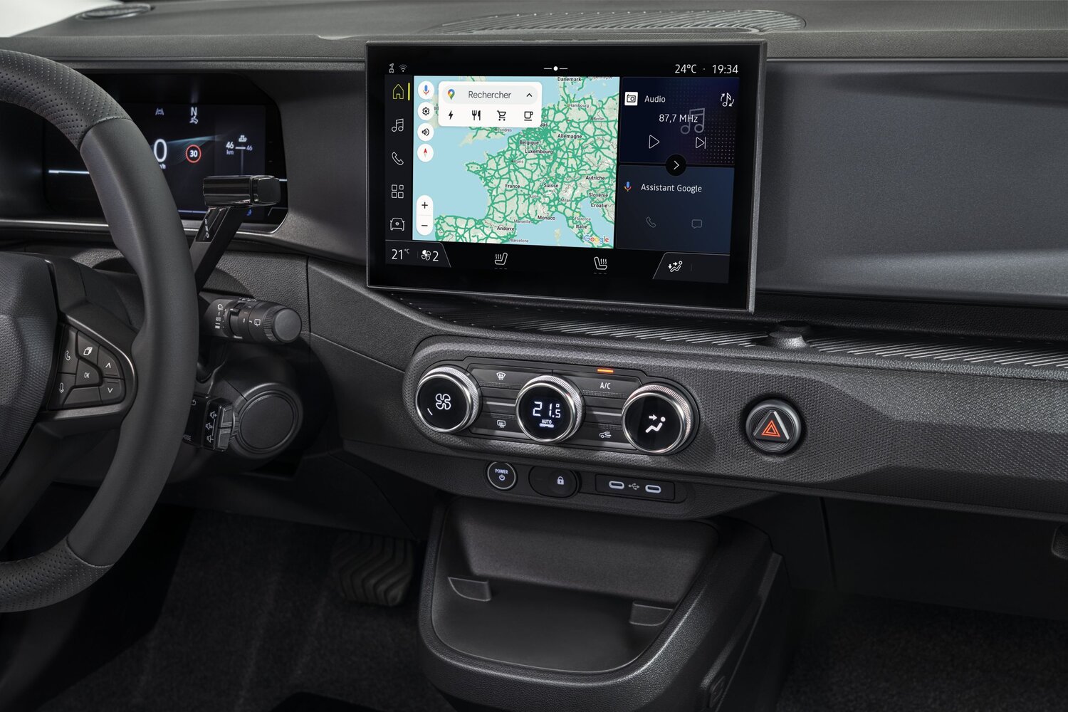 Nissan Pixo Google built-in dokunmatik ekran ve navigasyon
