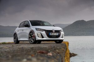 Yeni Peugeot E-208 GTi ön tasarım