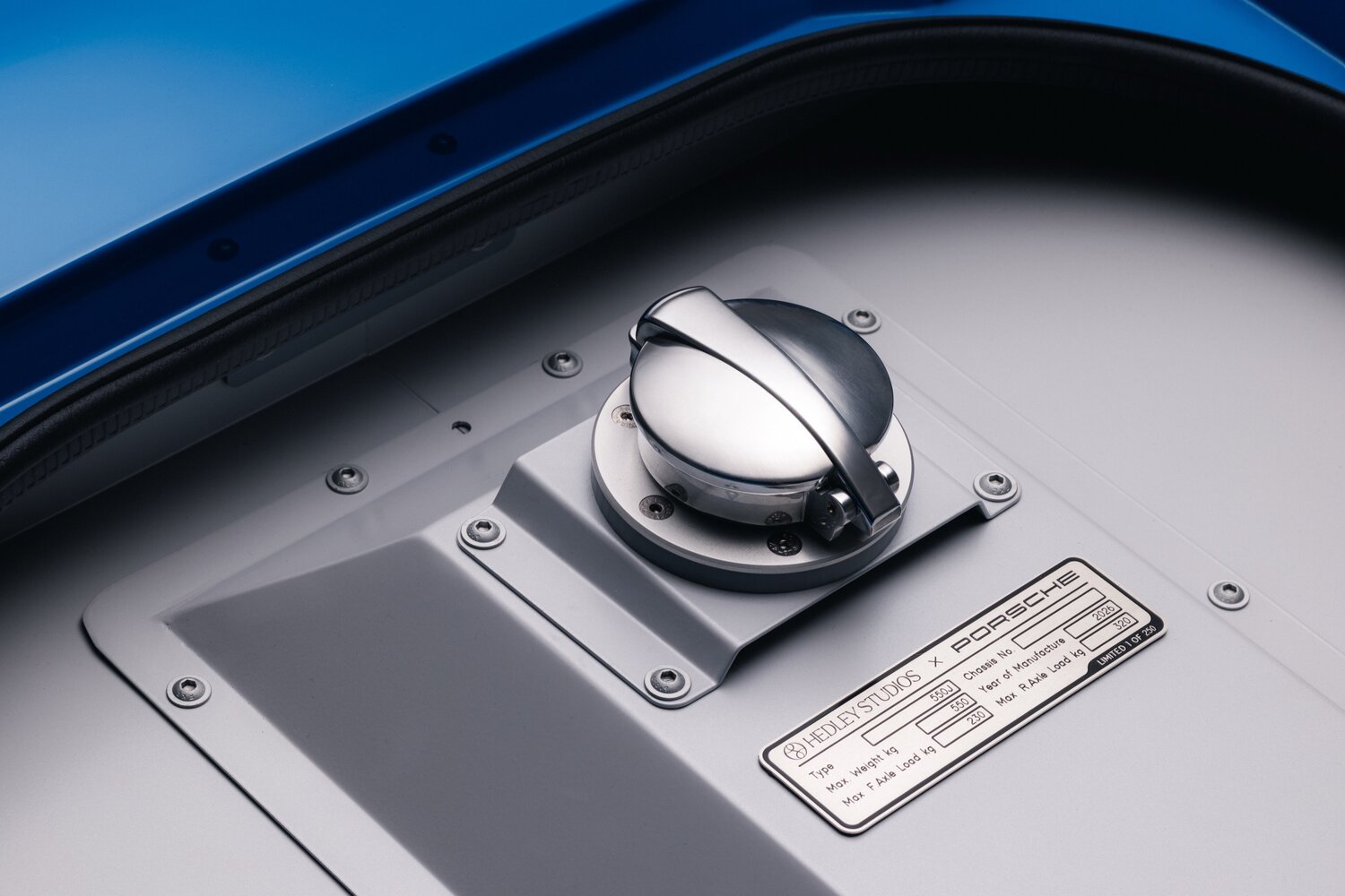 Porsche 550J üretim plakası, 250 adetlik limitli seri