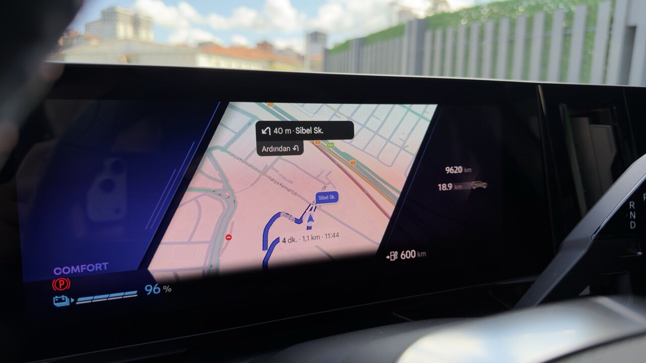 Renault Scenic E-Tech Google Maps şarj planlama ekranı
