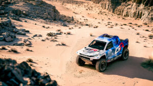 Toyota DKR GR FC Hilux'un parkur testi