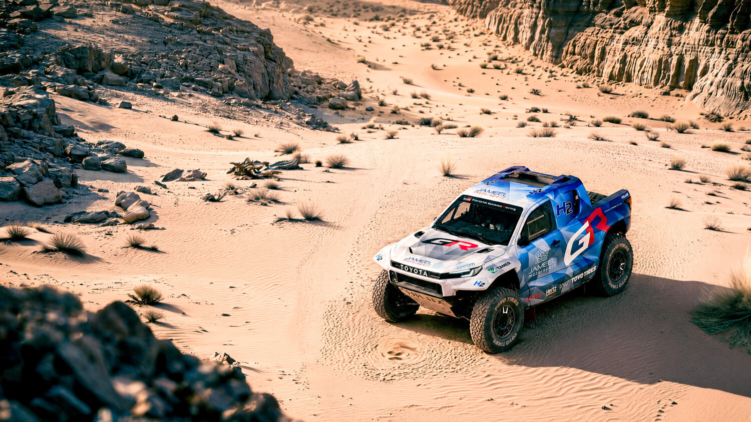 Toyota DKR GR FC Hilux'un parkur testi