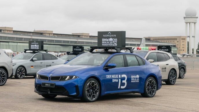 Yeni BMW i3 BMW BERLIN-MARATHON lider aracı