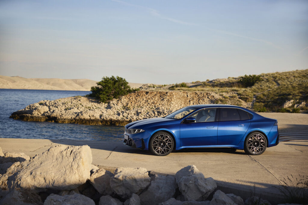 BMW i3 50 xDrive yan profilden