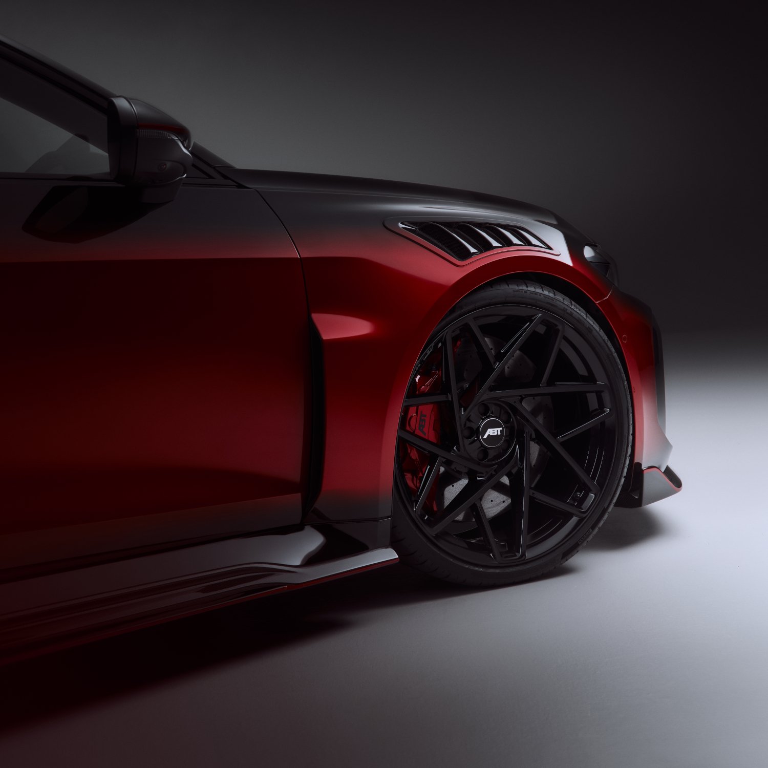ABT RS5-R'ın 22 inç ABT EVO Performance jantı ve freni