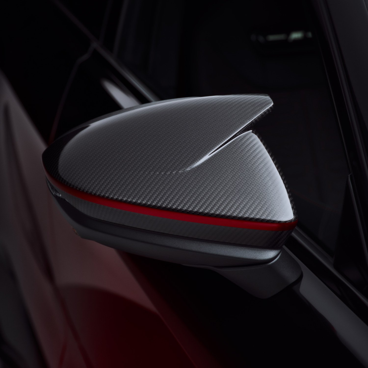 ABT RS5-R'ın karbon fiber ayna kapağı detayı