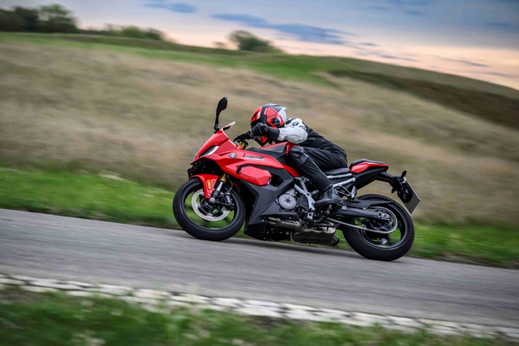 BMW F 450 RR pist sürüşü