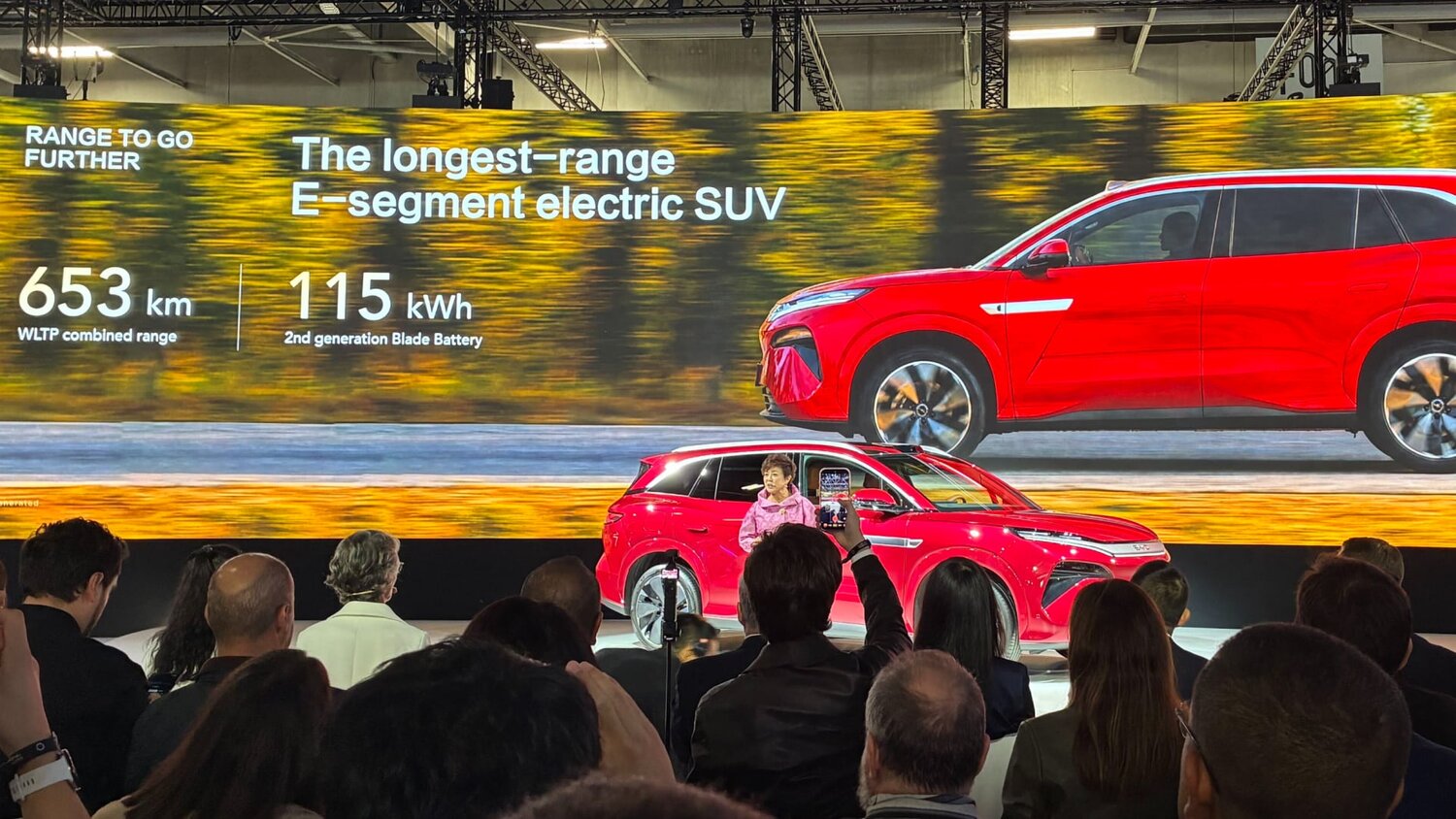 BYD Atto 8'in 653 km WLTP menzil ve 115 kWh Blade Batarya verileri