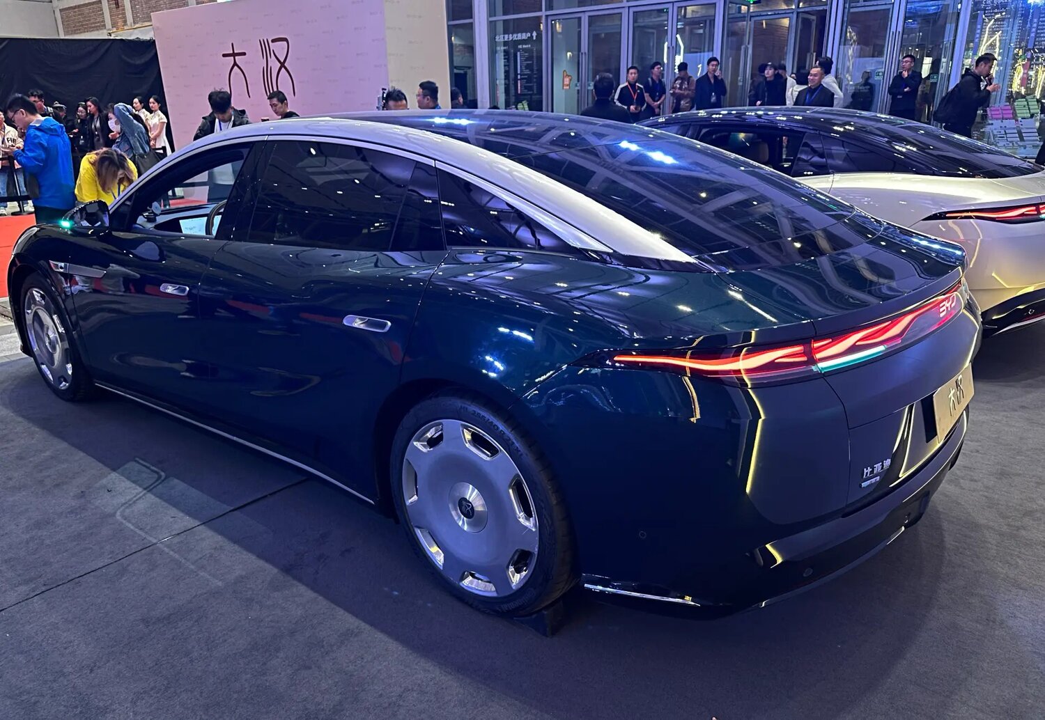 BYD Da Han EV arkadan görünüm
