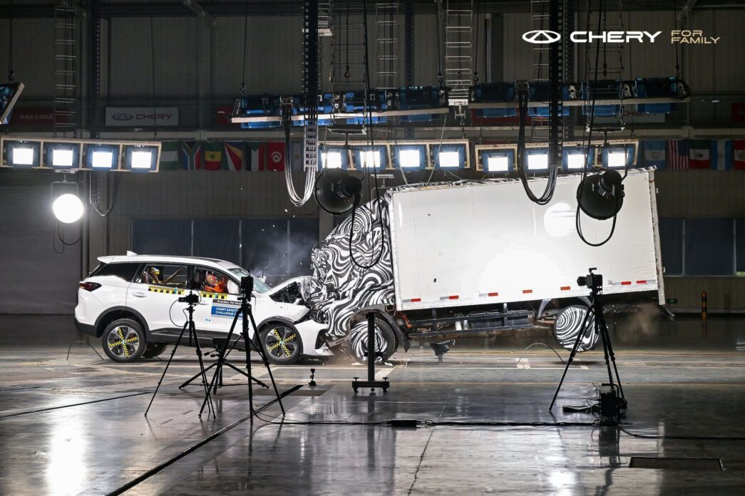 Chery TIGGO 7 kamyon çarpışma testi