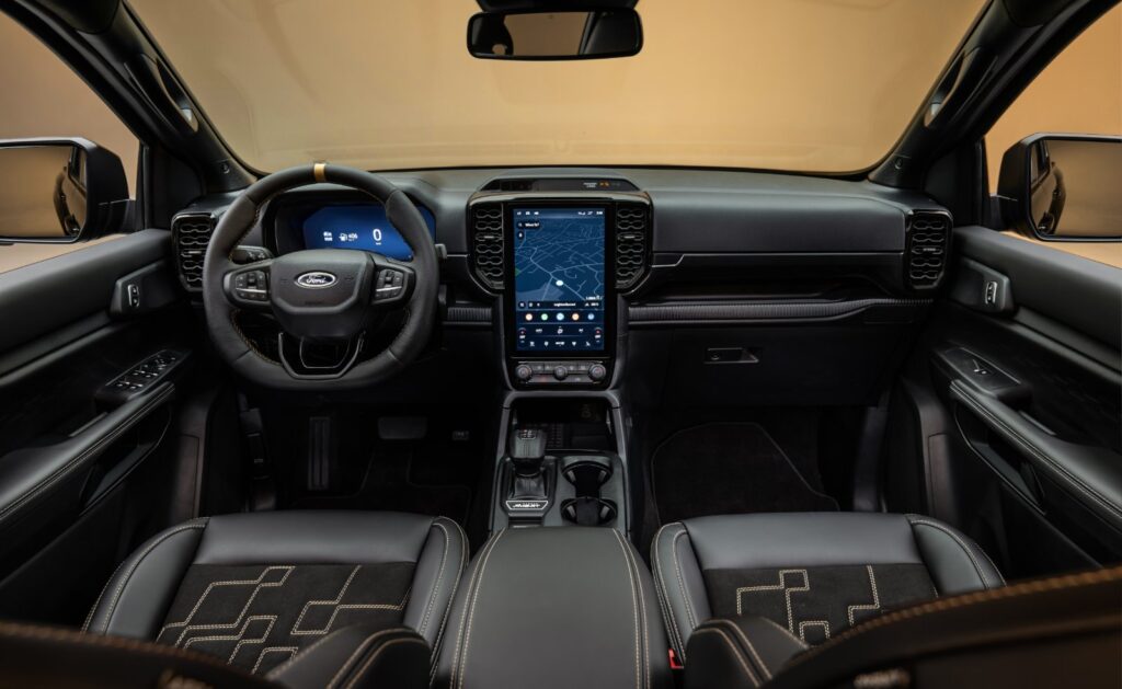 Ford Ranger MS-RT Champion Edition kokpit ve 12 inç ekran
