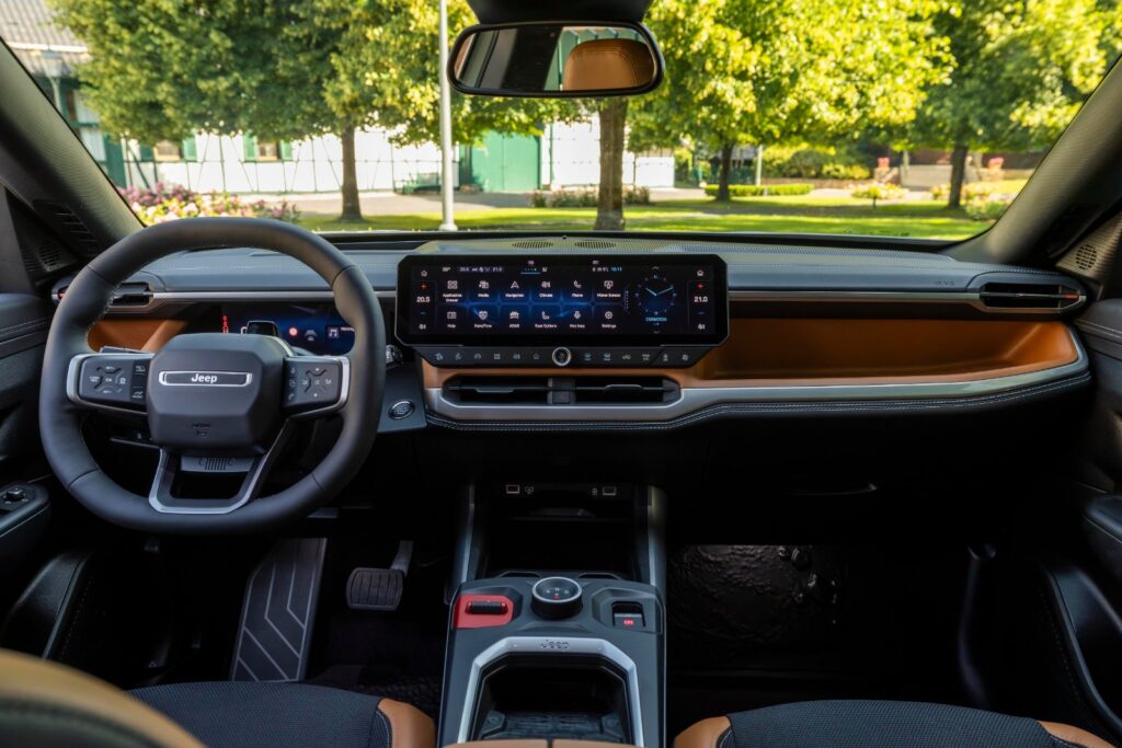 Jeep Compass Summit kahverengi iç döşeme