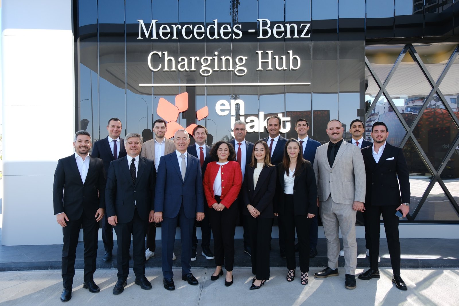 Mercedes-Benz ve En Yakıt Adana Charging Hub