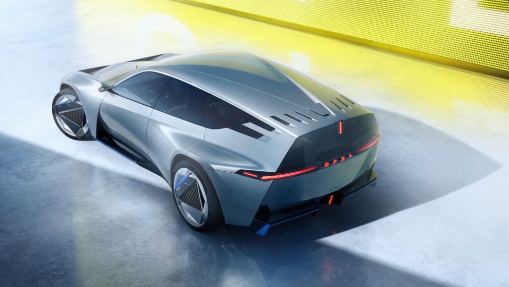 Opel STX Concept arka tasarım ve aktif aerodinamik