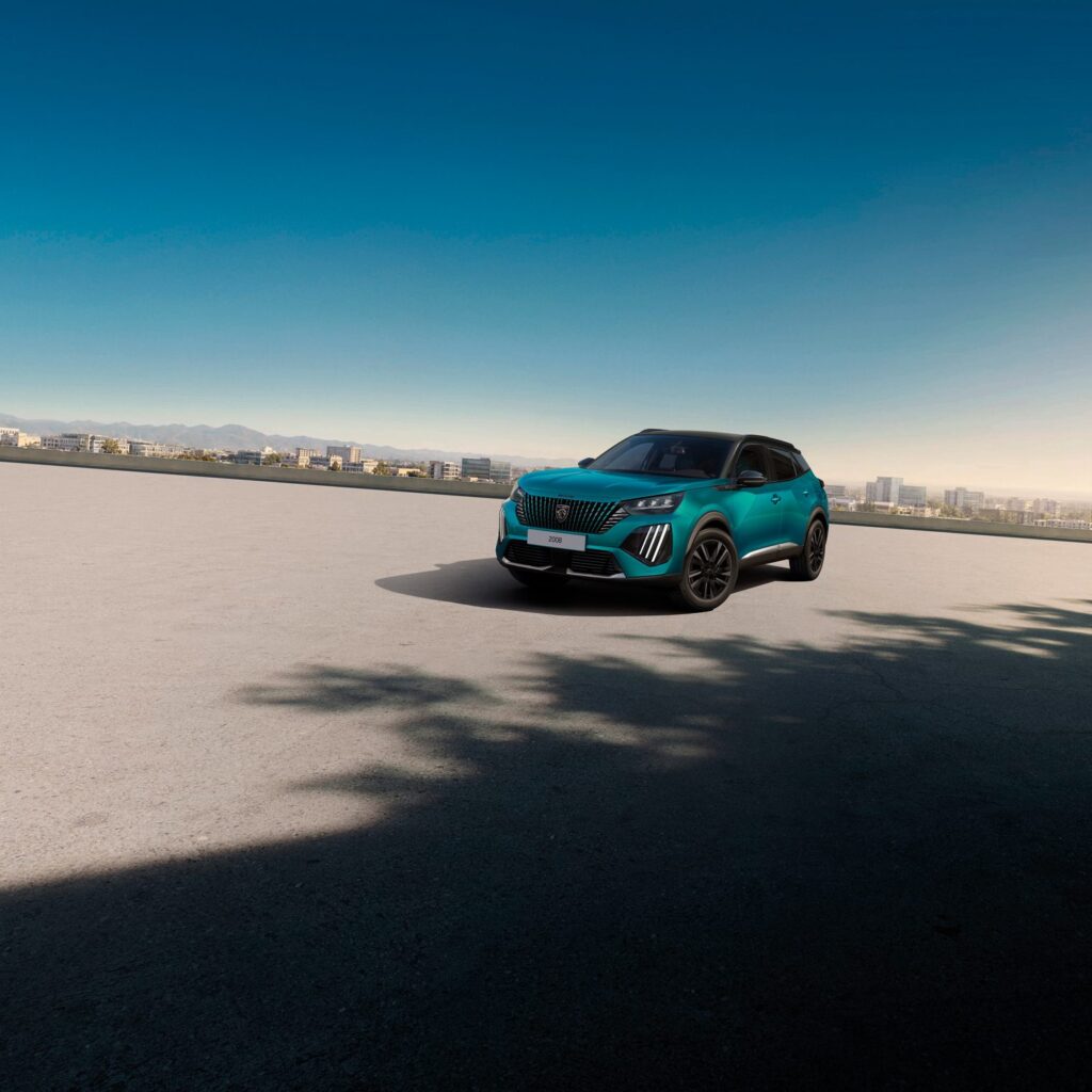 Peugeot 2008 İyonya Mavi ön görünüm