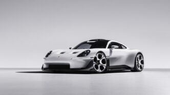 Porsche Mission S konsept otomobilin önden 3 çeyrek görünümü