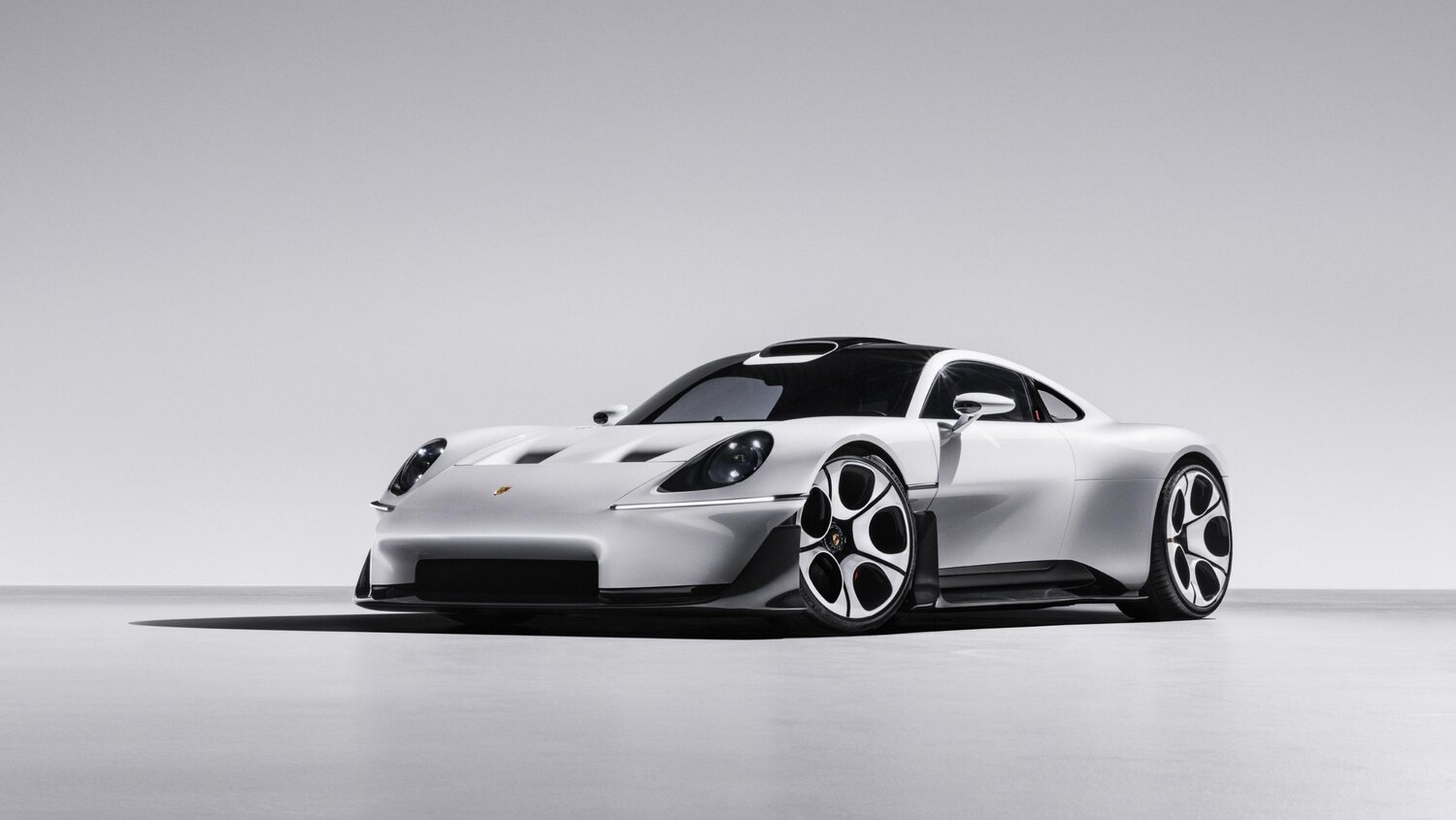 Porsche Mission S konsept otomobilin önden 3 çeyrek görünümü
