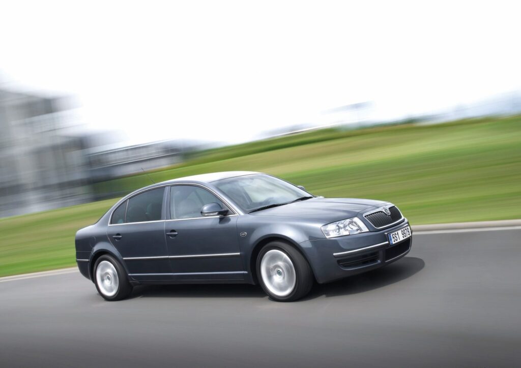 İlk modern nesil Škoda Superb 2001