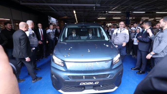 Tofaş K9 projesinde banttan inen ilk Fiat Dobló
