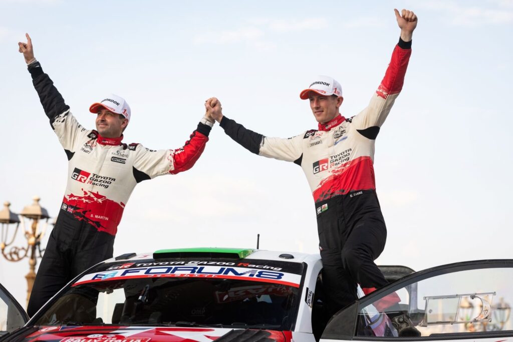 Elfyn Evans ve Scott Martin WRC şampiyonu