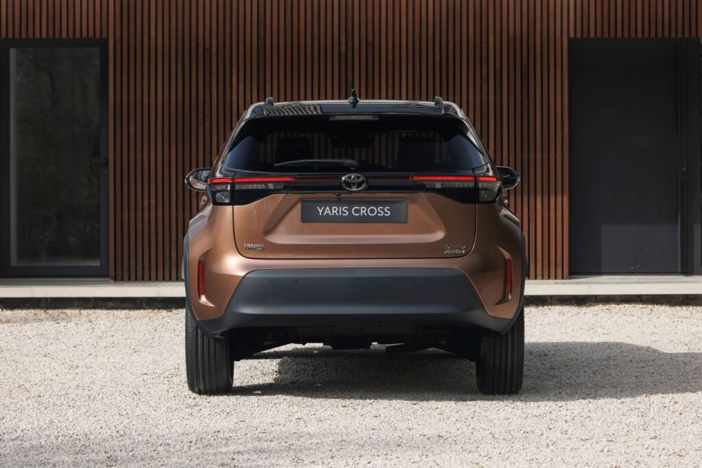 Toyota Yaris Cross Hybrid arka görünüm